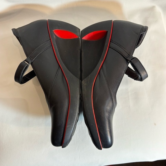 NAOT Sz 7 Wedges Mary Jane Shoes With Red Accent and Trim Hook & Eye Closure - Picture 8 of 14